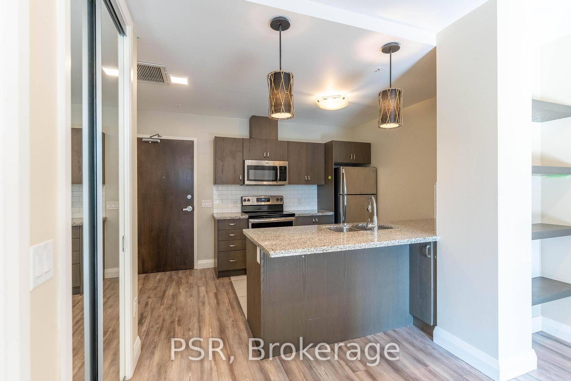 Beautiful 1 bedroom, 1 bathroom condo in the prestigious Historic Residences of The Royal Connaught.