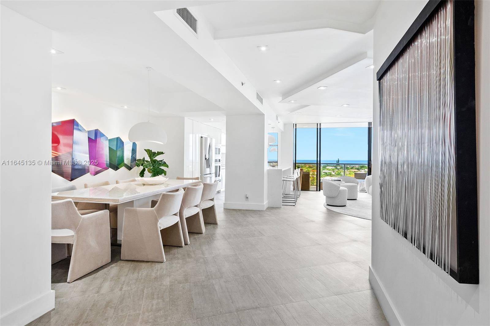 BEAUTIFUL COUNTRY CLUB DR OVERLOOKING INTRACOASTAL WATERWAY.