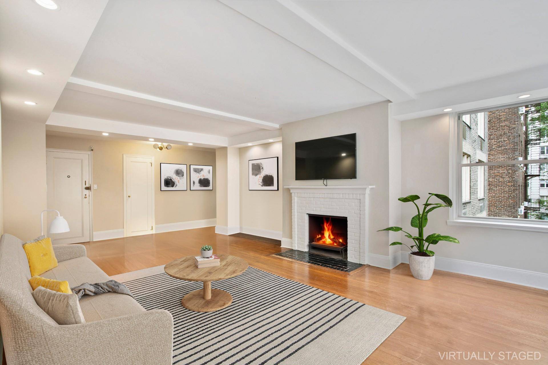 Greenwich Village Charm with Modern Luxury Live in one of Greenwich Village's most iconic addresses this serene, rear facing one bedroom home is tucked away in a coveted Bing amp ...