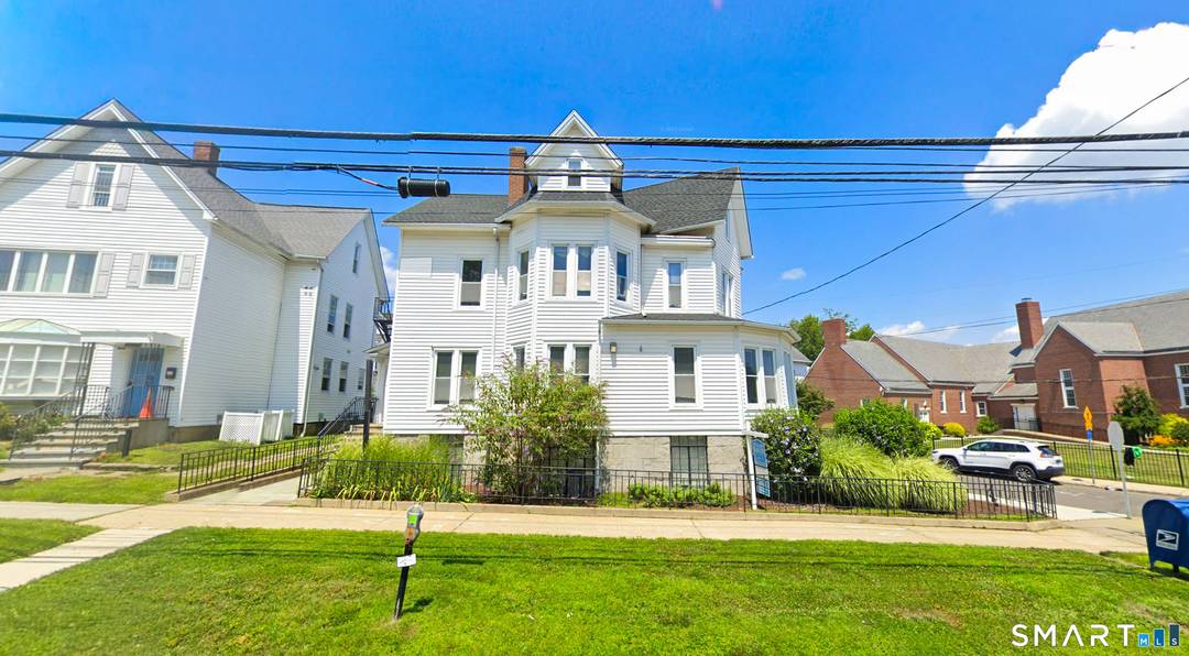 Great investment opportunity in the heart of Danbury !