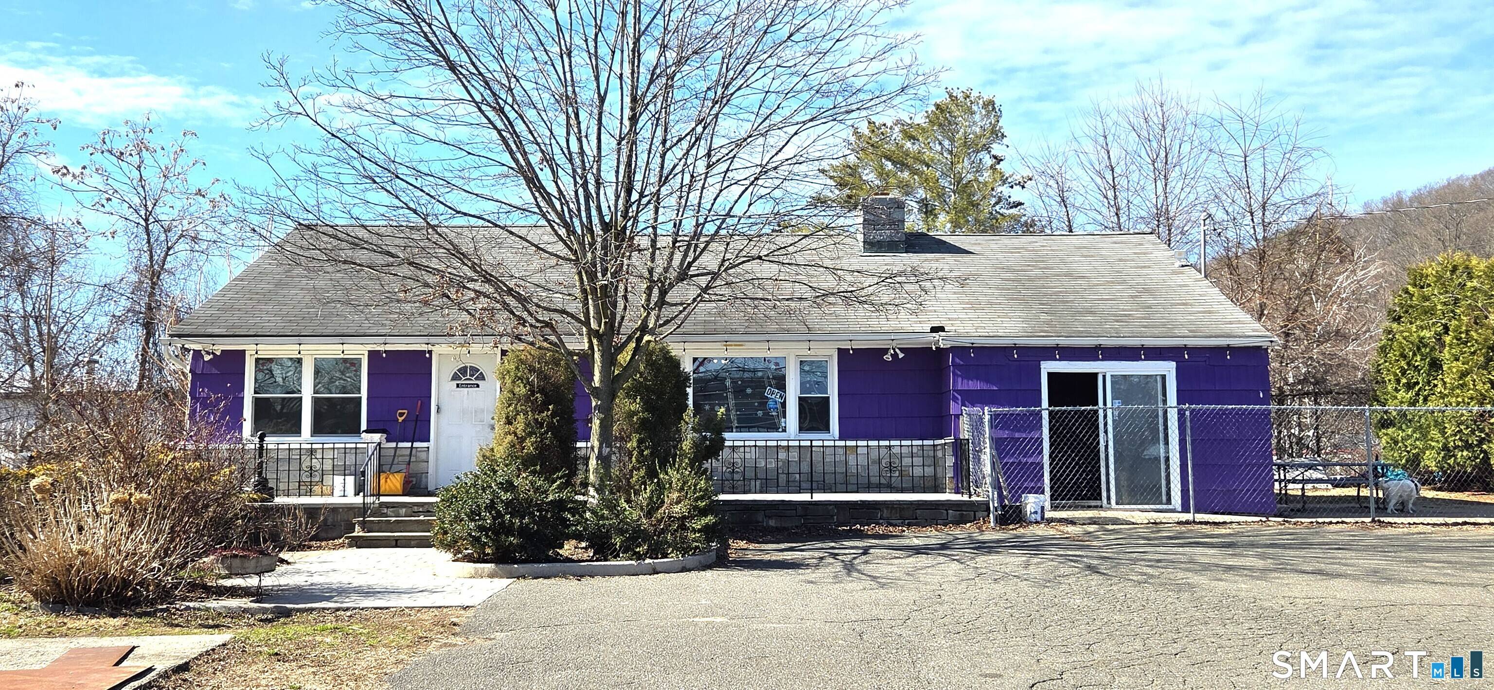 Prime commercial opportunity in the highly active Mill Plain corridor in Danbury.