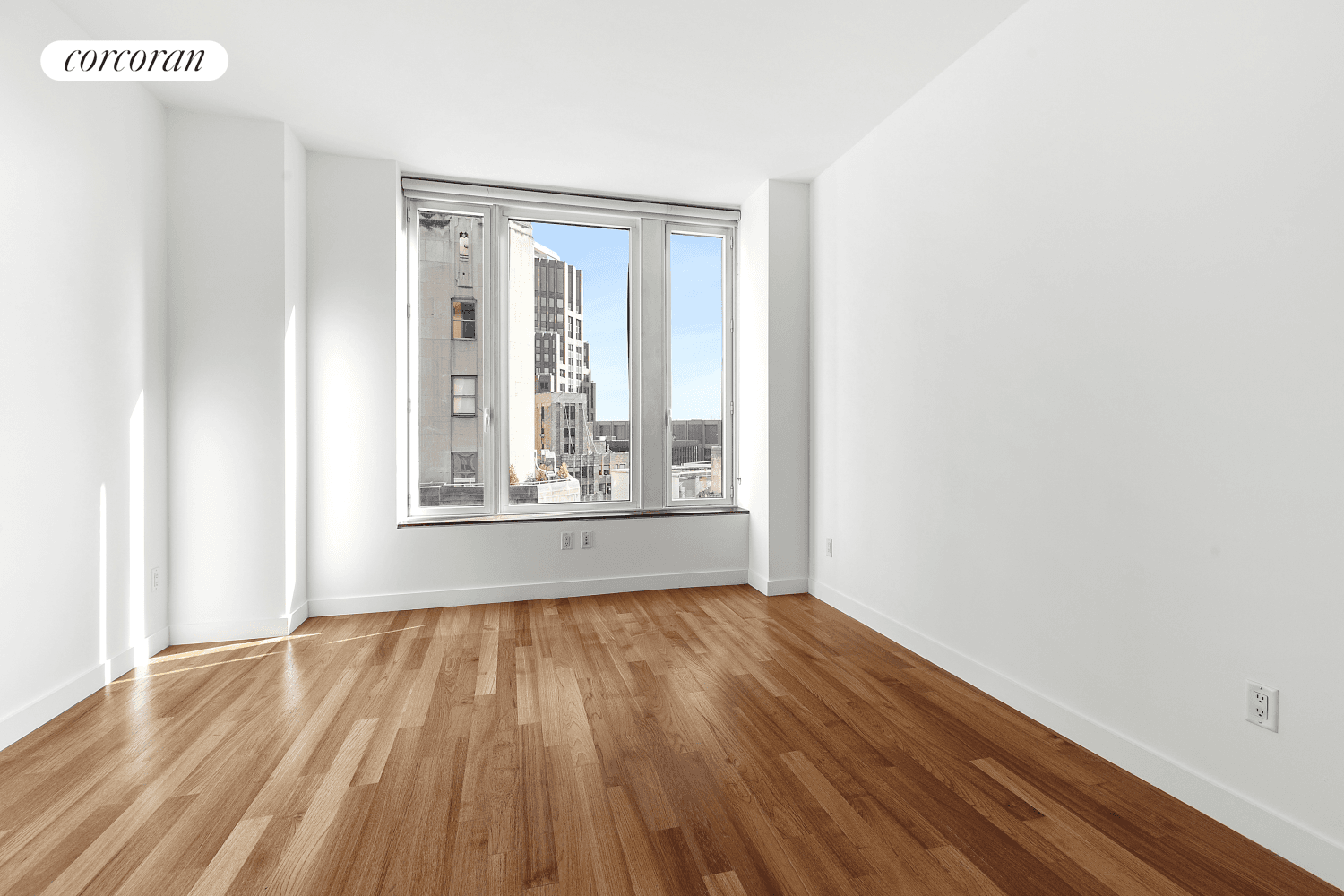 Welcome to 15 William Street, a stunning 1 bedroom, 1 bathroom residence located on the 31st floor in the heart of New York City.