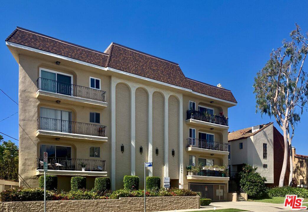 1097  S Bedford DR 2BR Beverlywood La