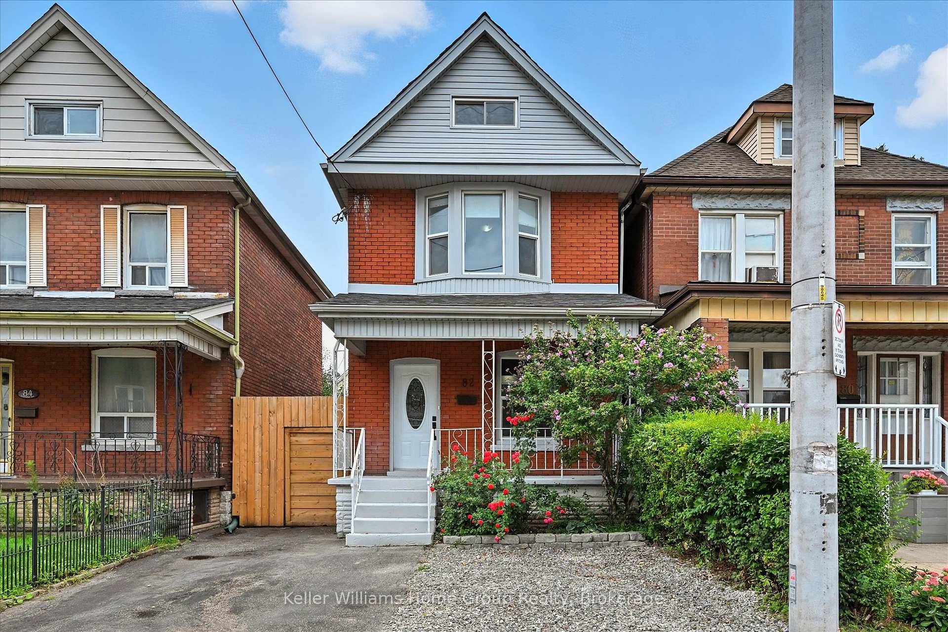 Welcome to 82 Rosemont Avenue !