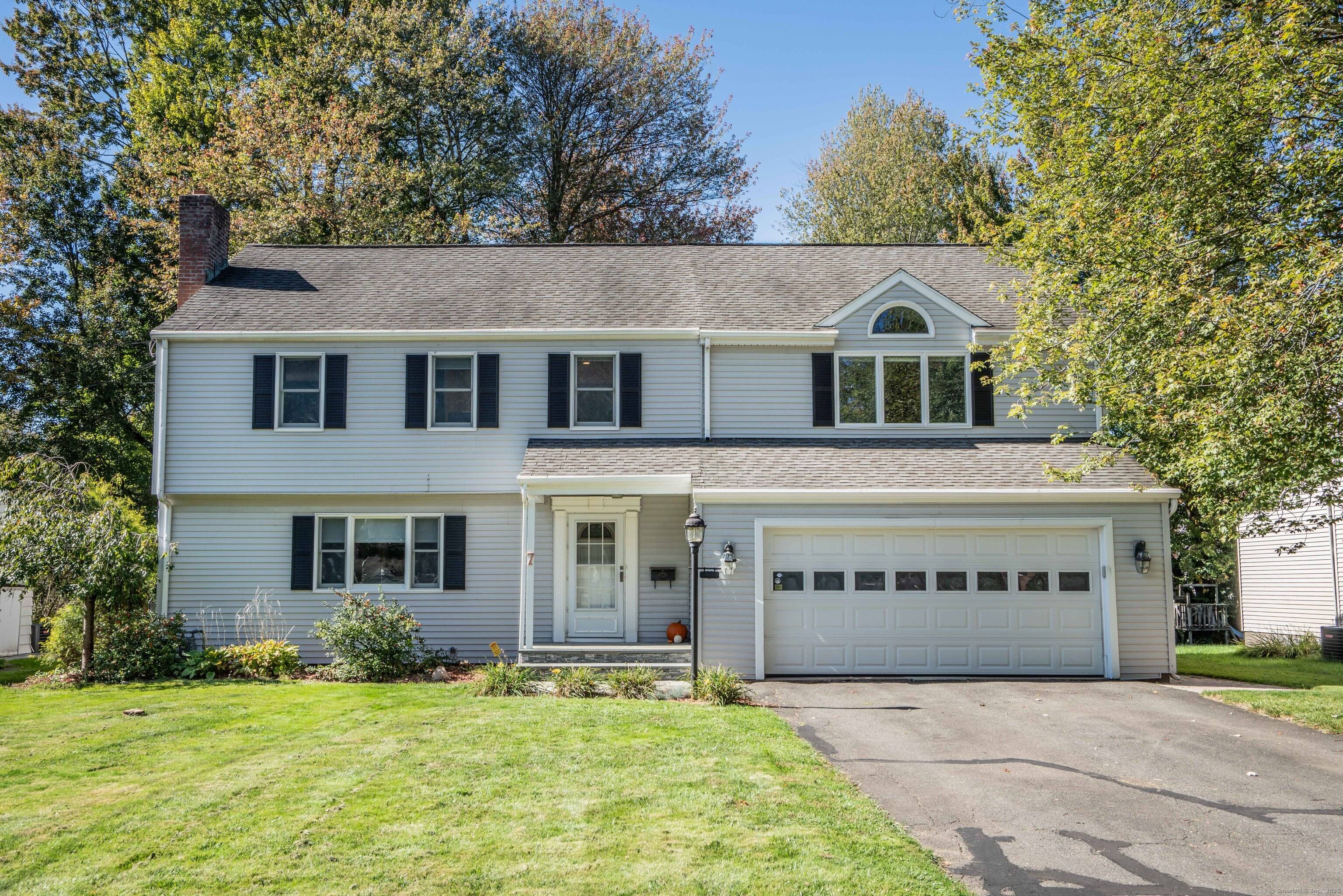 Fantastic 4 bedroom 2. 1 bath colonial with a great open concept floor plan !
