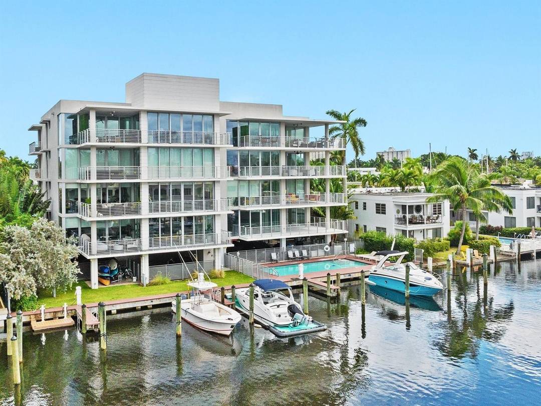 This stunning contemporary waterfront corner condo located in secured amp ; boutique Aquavue building features a 52 Ft boat slip on a deep canal with no fixed bridges.