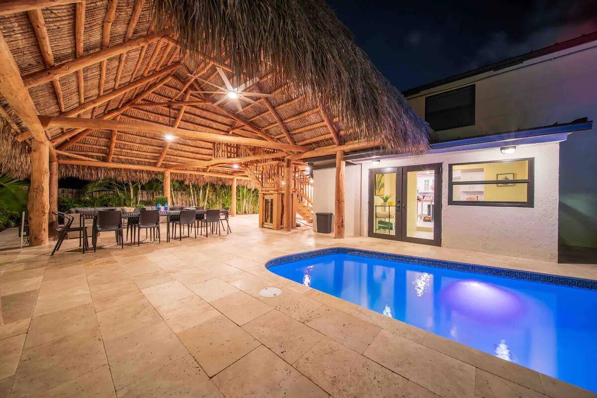 AVAILABLE FOR SEASONAL RENTAL, OFF SEASONAL RENTAL OR ANNUAL RENTAL.