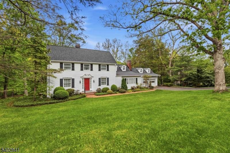 Spacious and charming 3 bedroom, 2.