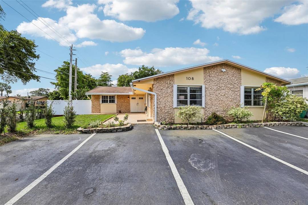 Prime Residential Income Opportunity in Dania Beach !