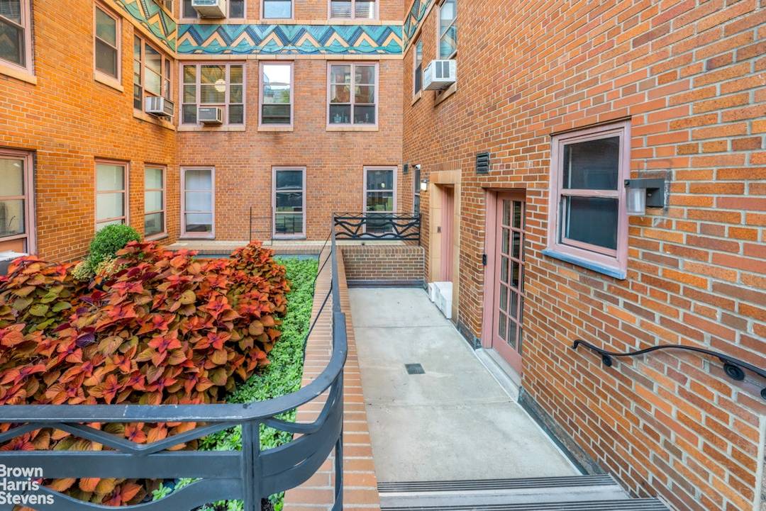 MOTIVATED Seller Gramercy Park Maisonette.