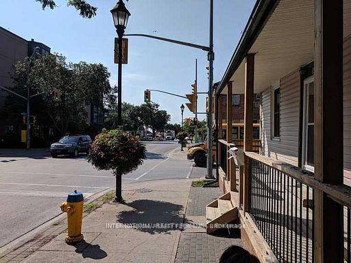 Recently Updated Pet Friendly 3 Bed 1 Bathroom Home.