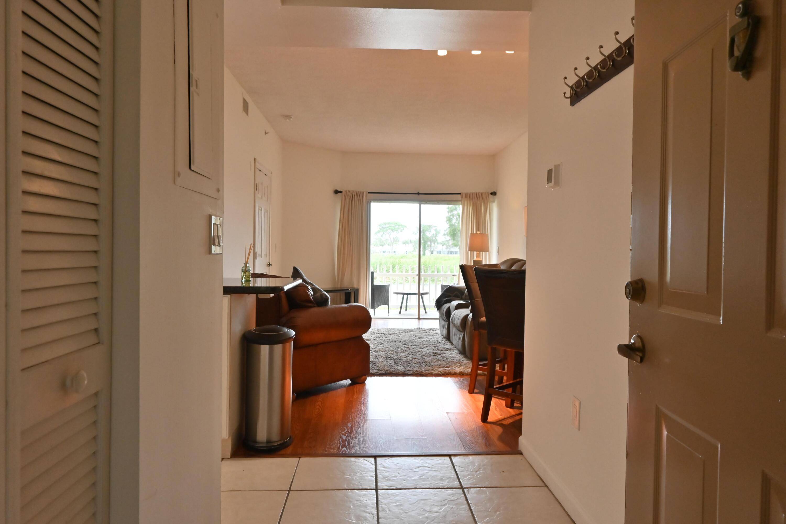 1st floor, 1 bed, 1 bath condo in Arissa Place with beautiful lake and park views !