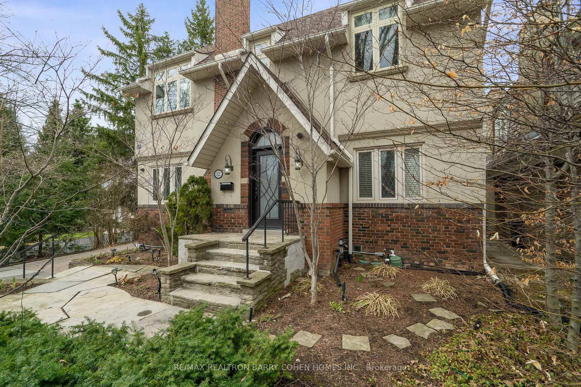 South York Mills Stunner !