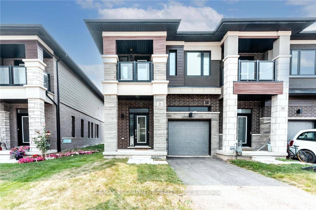 This charming neighborhood is a delightful blend of modern living and natural beauty, making it an ideal place for families, professionals, and retirees alike.