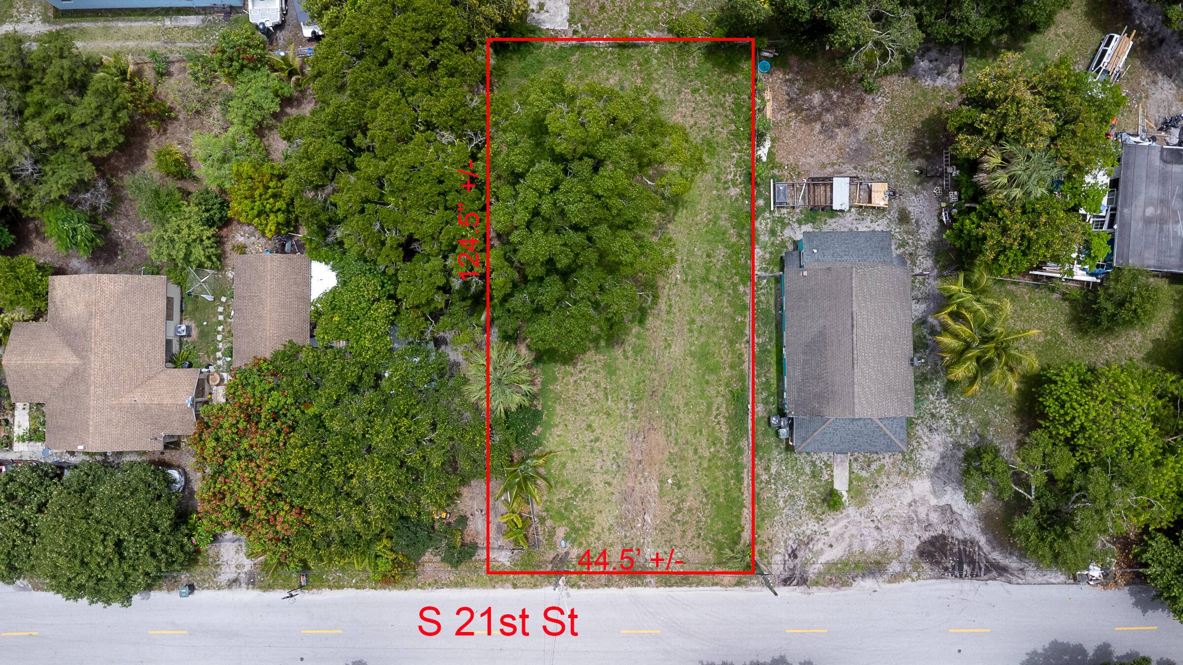 Here's an affordable, mostly cleared vacant lot, located in the heart of Fort Pierce.