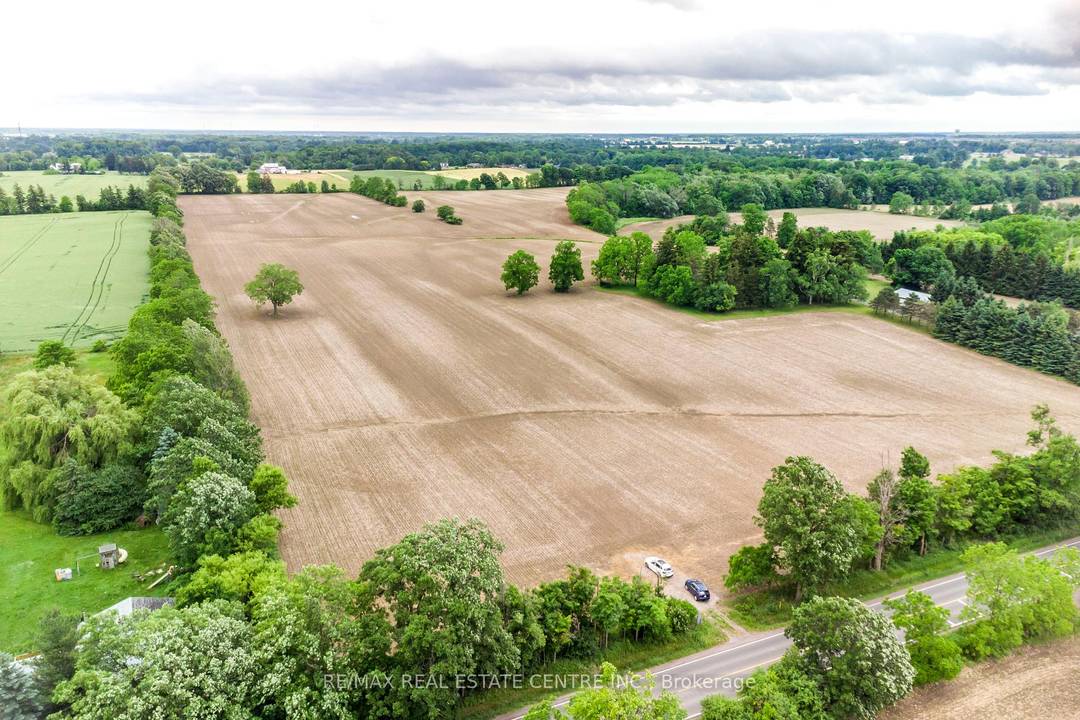 Situated in the Glanbrook area, part of Hamilton.