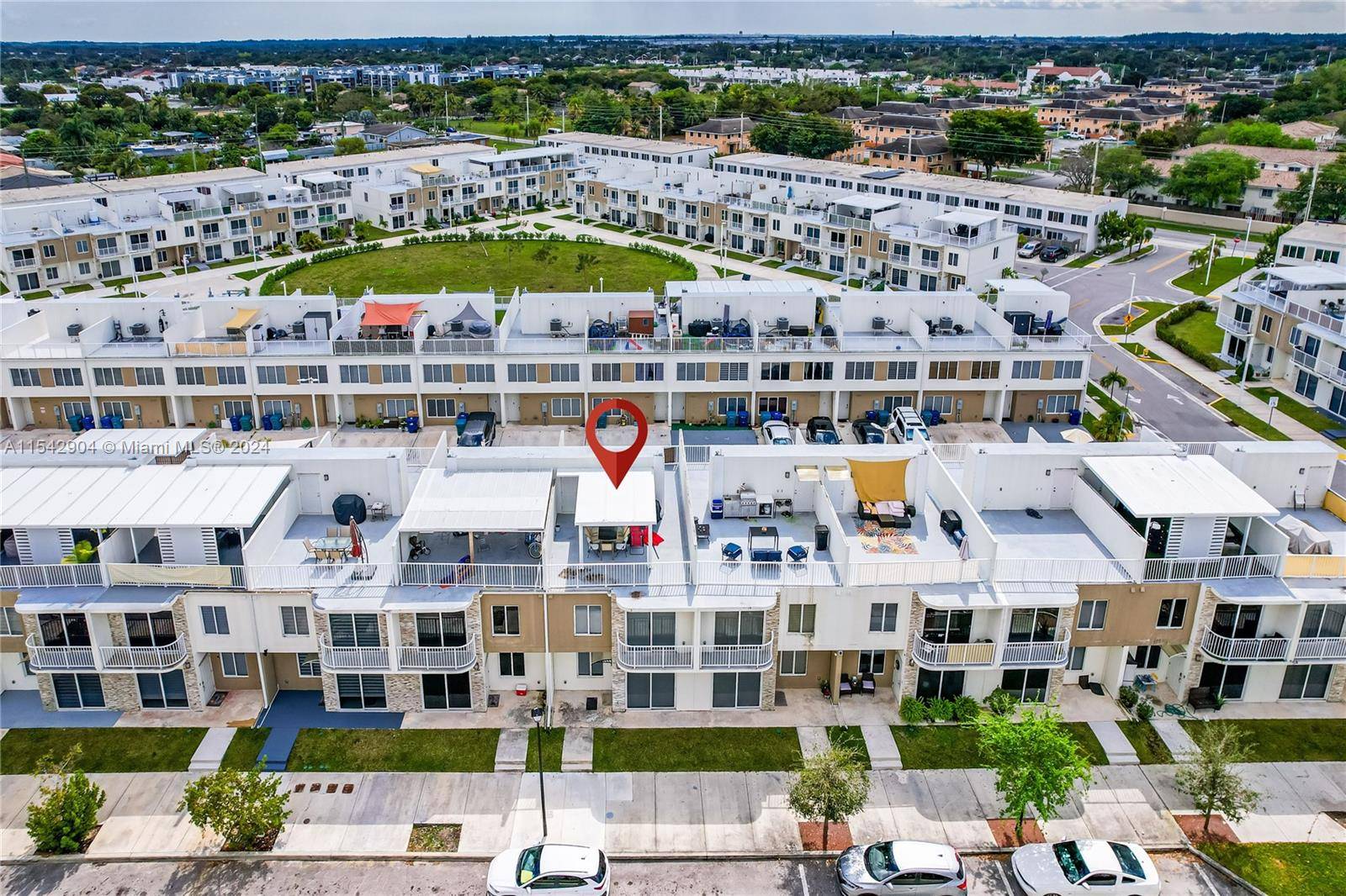 Beautiful 2021, 4 bedroom 3 baths, 1 half bathrooms and ROOF TOP access with beautiful views for BBQ and parties.