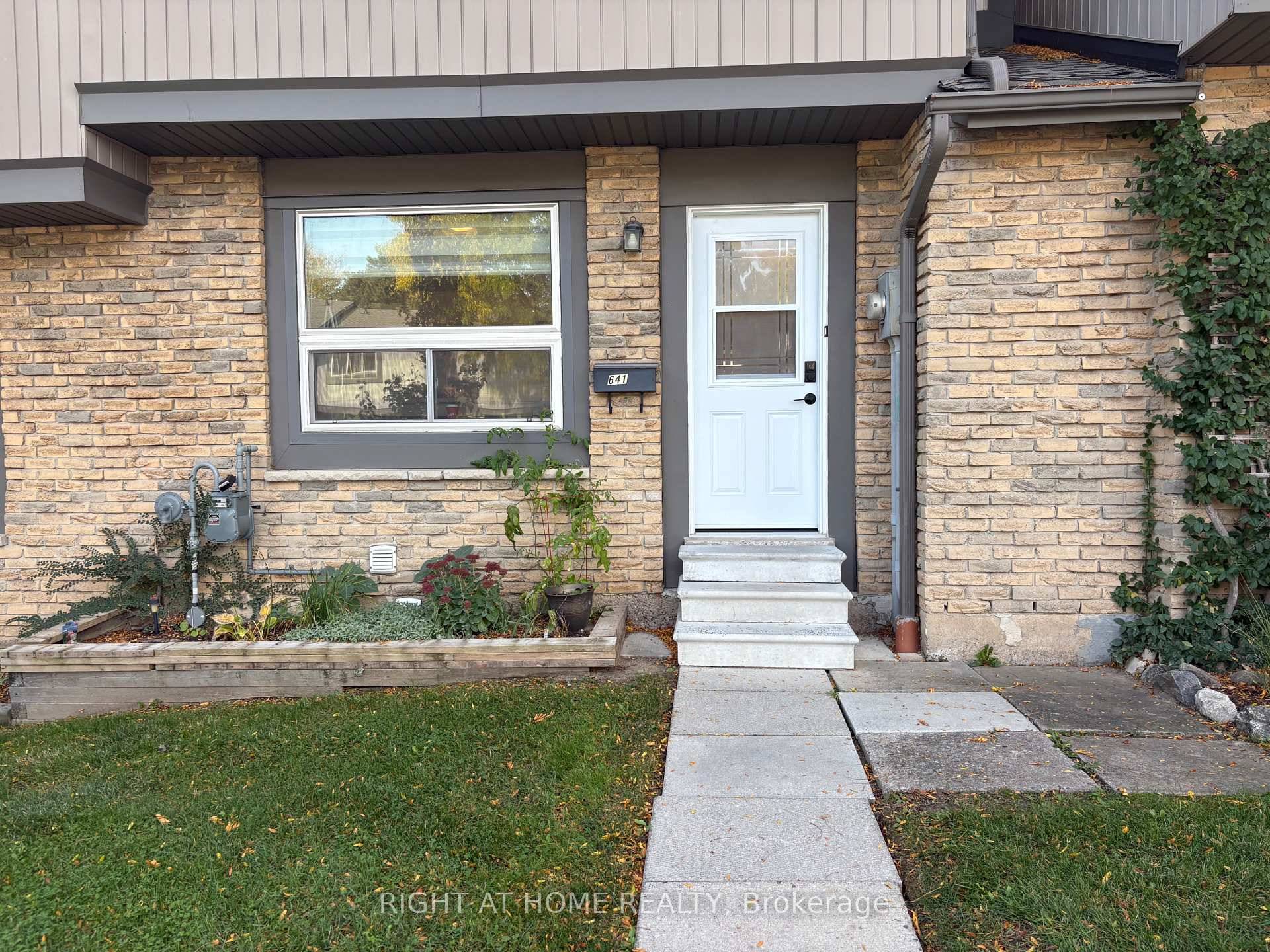 Welcome to this tastefully designed Townhome, Backing onto Fay Court Park is Most ideal for First Time Home Buyers, located in one of Milton's most sought after neighborhoods.