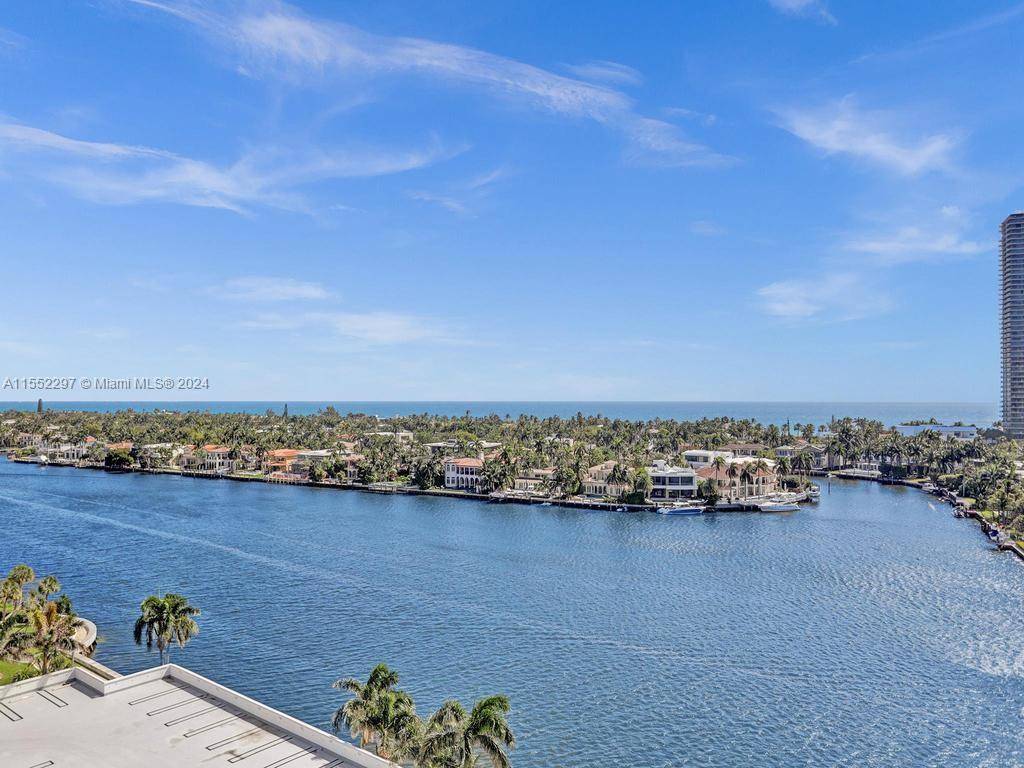 Huge 2 bedroom with ocean intracoastal views.