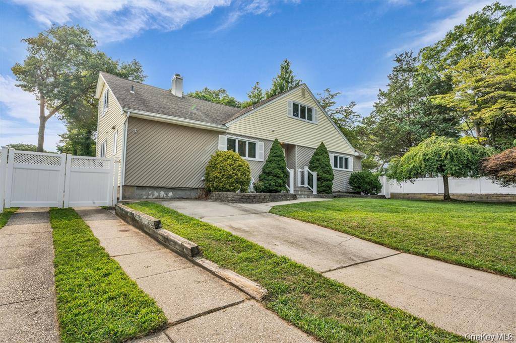 Excellent Extra Large Apartment For Rent in Ronkonkoma, NY 11779 Michigan St amp ; Chestnut Ave.