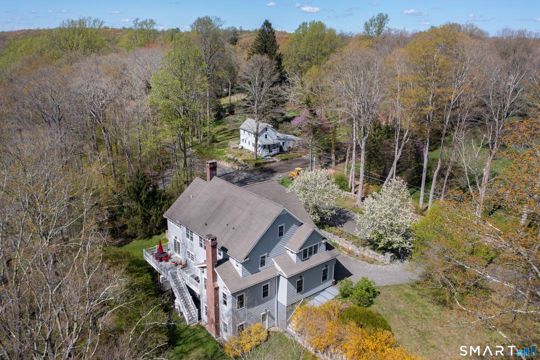 Welcome Home to 1 Spectacle Lane in Ridgefield, CT !
