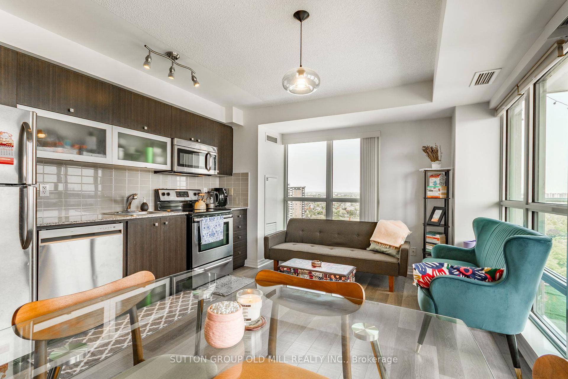 Welcome to this incredibly Bright amp ; Spacious One Bedroom Den Corner Unit at Ultra at Heron's Hill.