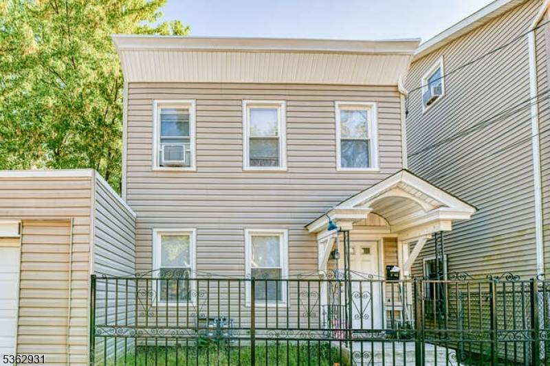 Live like it's a Single Family Earn like it's a Multi !