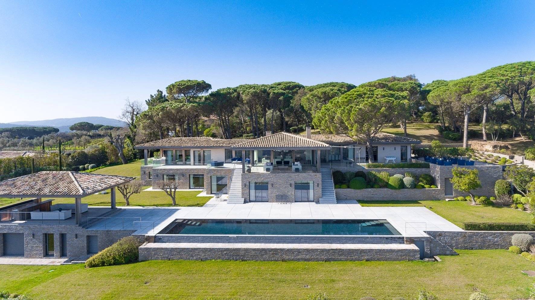 Luxury property - Closed estate - Panoramic sea view