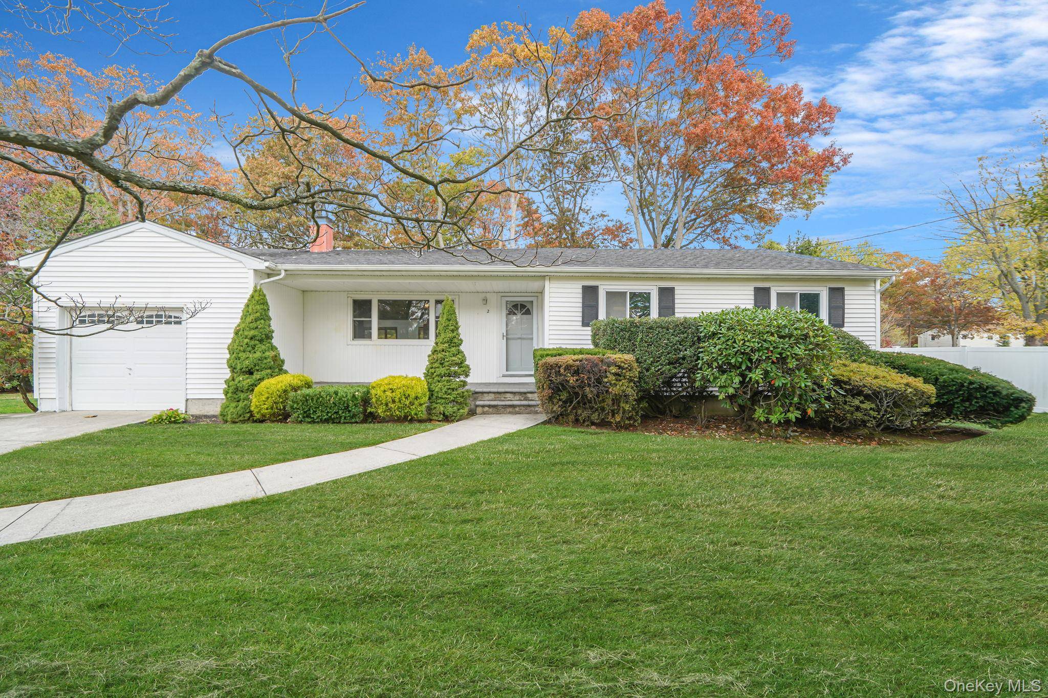 Expanded 7 Room Ranch on a Cul de Sac in Port Jefferson Station Comsewogue SD !