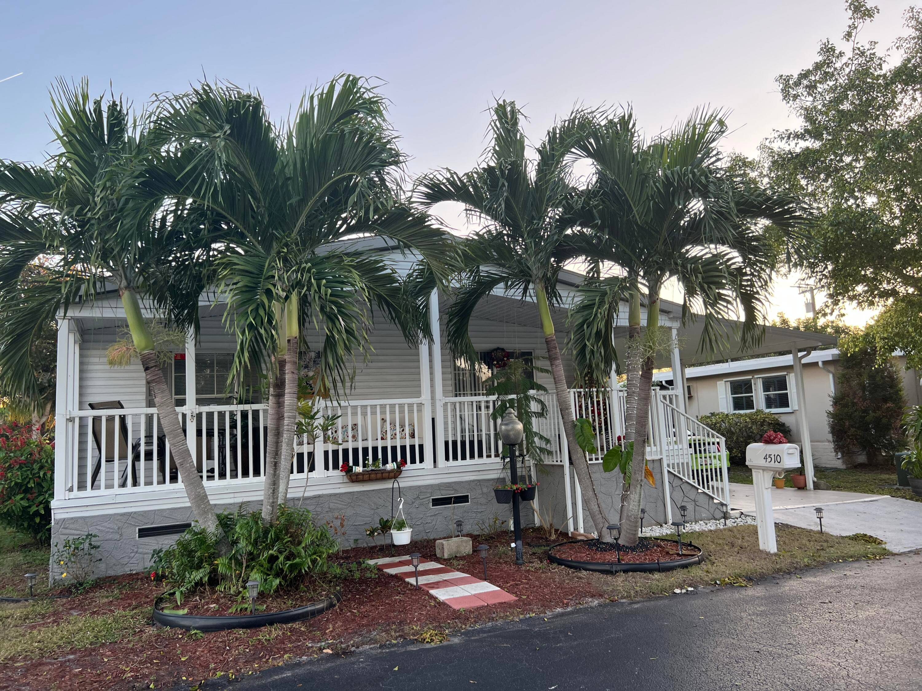 THIS IS A BEAUTIFUL 3 2 MOBILE HOME WITH A LAND LEASING.