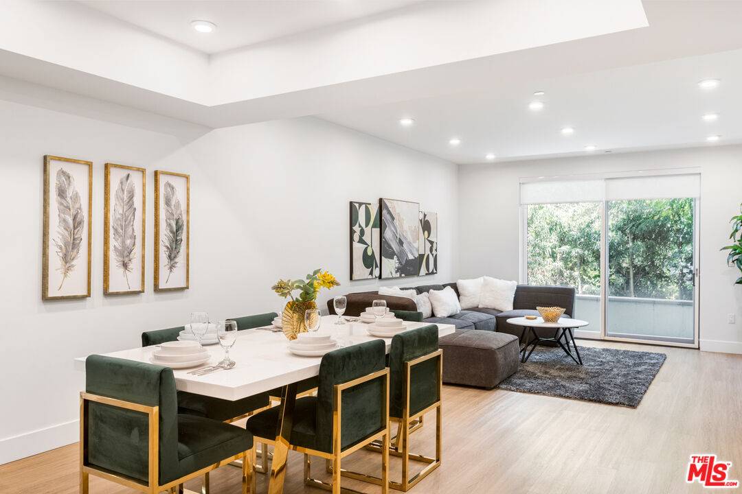 909  S Le Doux Rd 3BR Beverlywood La