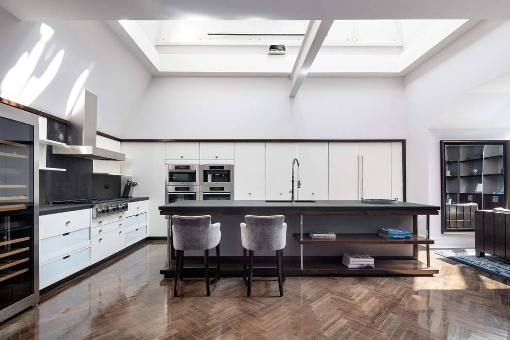 NEW TO MARKET Double Plaza Penthouses never before, never again.