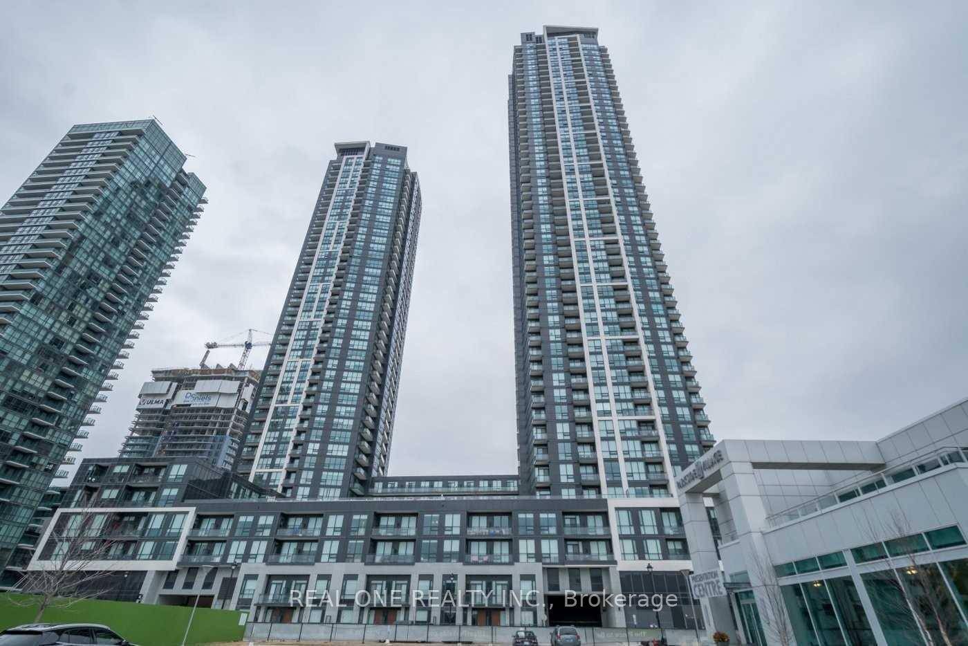 Luxury Condo Located In The Heart Of Square One Area With South Facing Views Of The Lake.