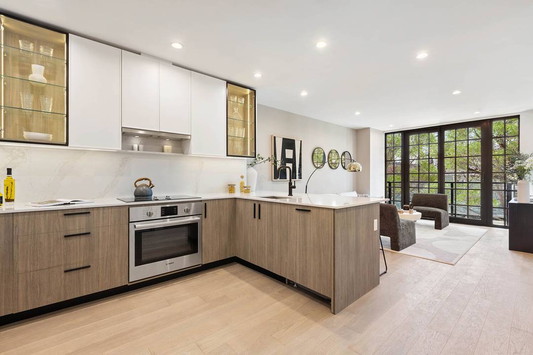 Roma Condominium Luxury New Boutique Condominium in Prime Astoria 25 23 Newtown Avenue Astoria, Queens Welcome to Roma Condominium, a striking new boutique residence in the heart of sought after ...