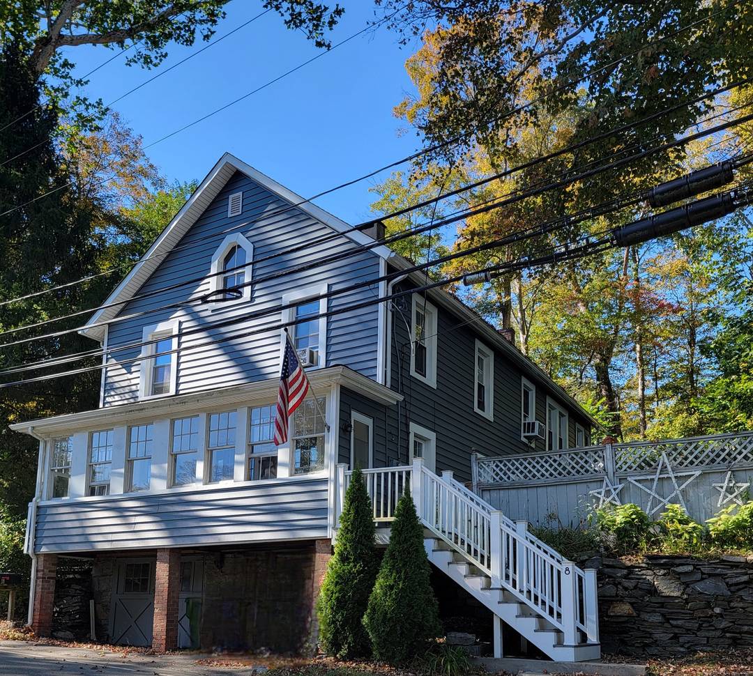 EXCELLENT LOCATION, EXCELLENT CONDITION !