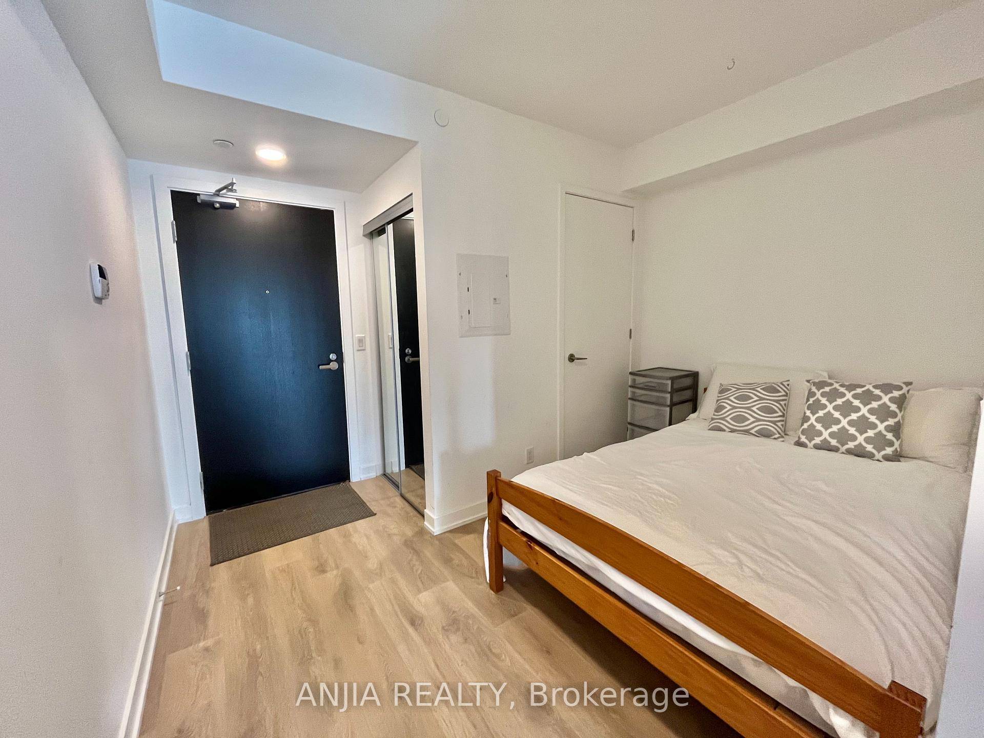 Spacious One Bedroom Plus Den, 546 Sf With Big Balcony, Face south wth many sunlights, 9 Ft Ceiling, Laminate Floors Throughout, Bright Floor To Ceiling Windows, Sunproof window covers, Granite ...