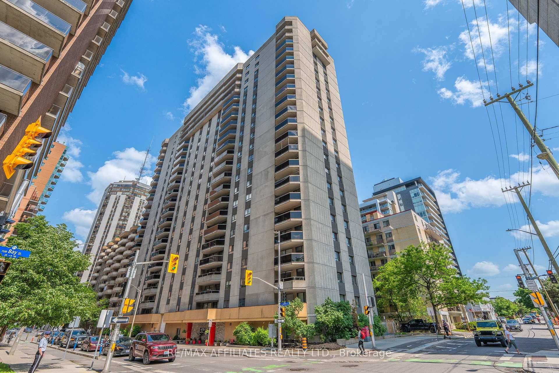 Top Level PENTHOUSE, 2 Bed, 2 Bath Partially Furnished Condo offers luxurious living w Stunning Western Sunset Views of the Ottawa River amp ; Gatineau Hills from a Large Private ...