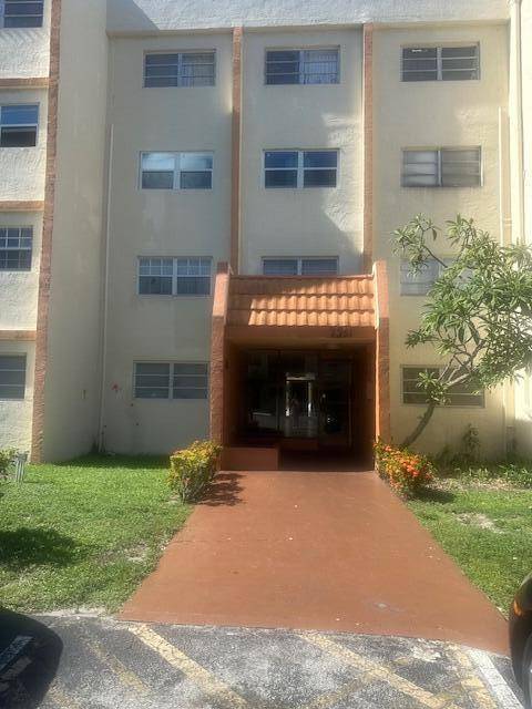 Welcome to your future home in this charming third floor condo.
