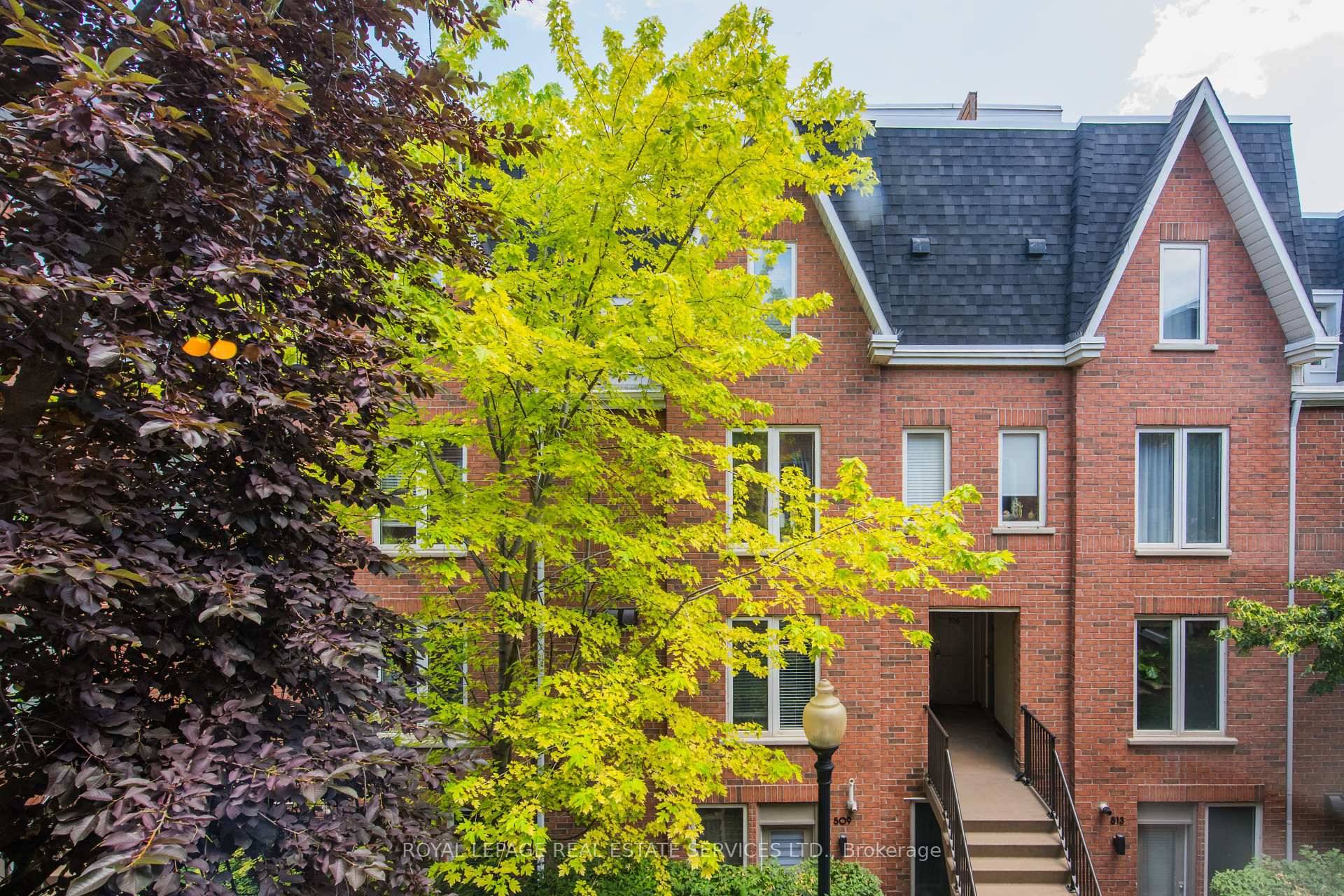 Incredible opportunity at this price, for a two storey plus rooftop townhome with a private entrance, steps to King West and Liberty Village.