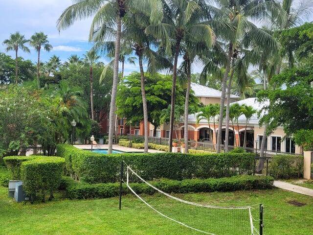 Nestled in the quiet gated community of GRAND ISLES near Schools walking distance to Elementary Middle Schools, Parks Recreational Areas, Sandy Beaches, an abundance of Supermarkets, Retail Stores or Outlets, ...