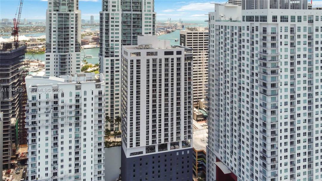 Beautiful two bedroom residence located in the heart of Downtown.