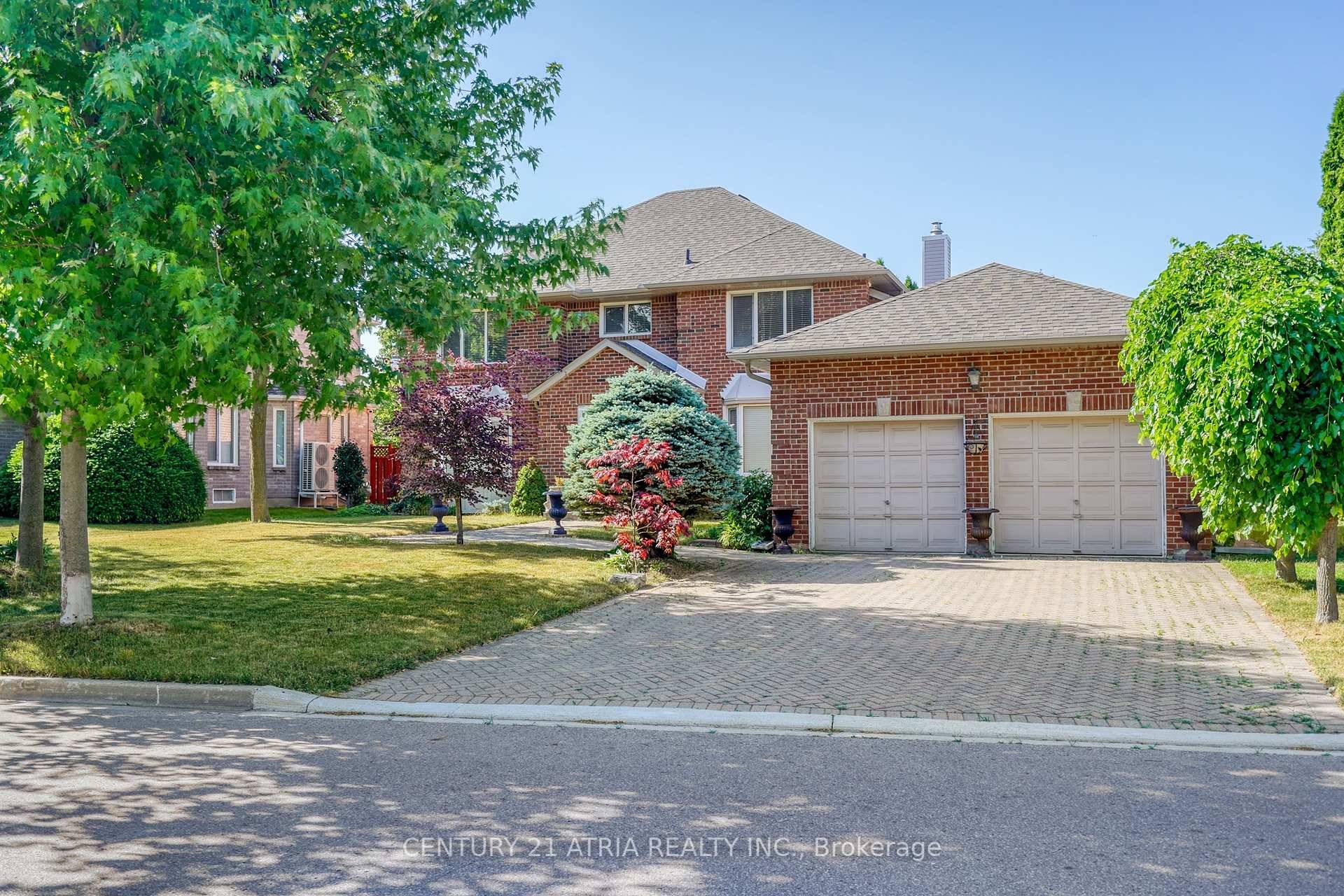 Welcome to 49 Kerrigan Crescent, a spacious detached home in one of Markhams most coveted neighbourhoods.