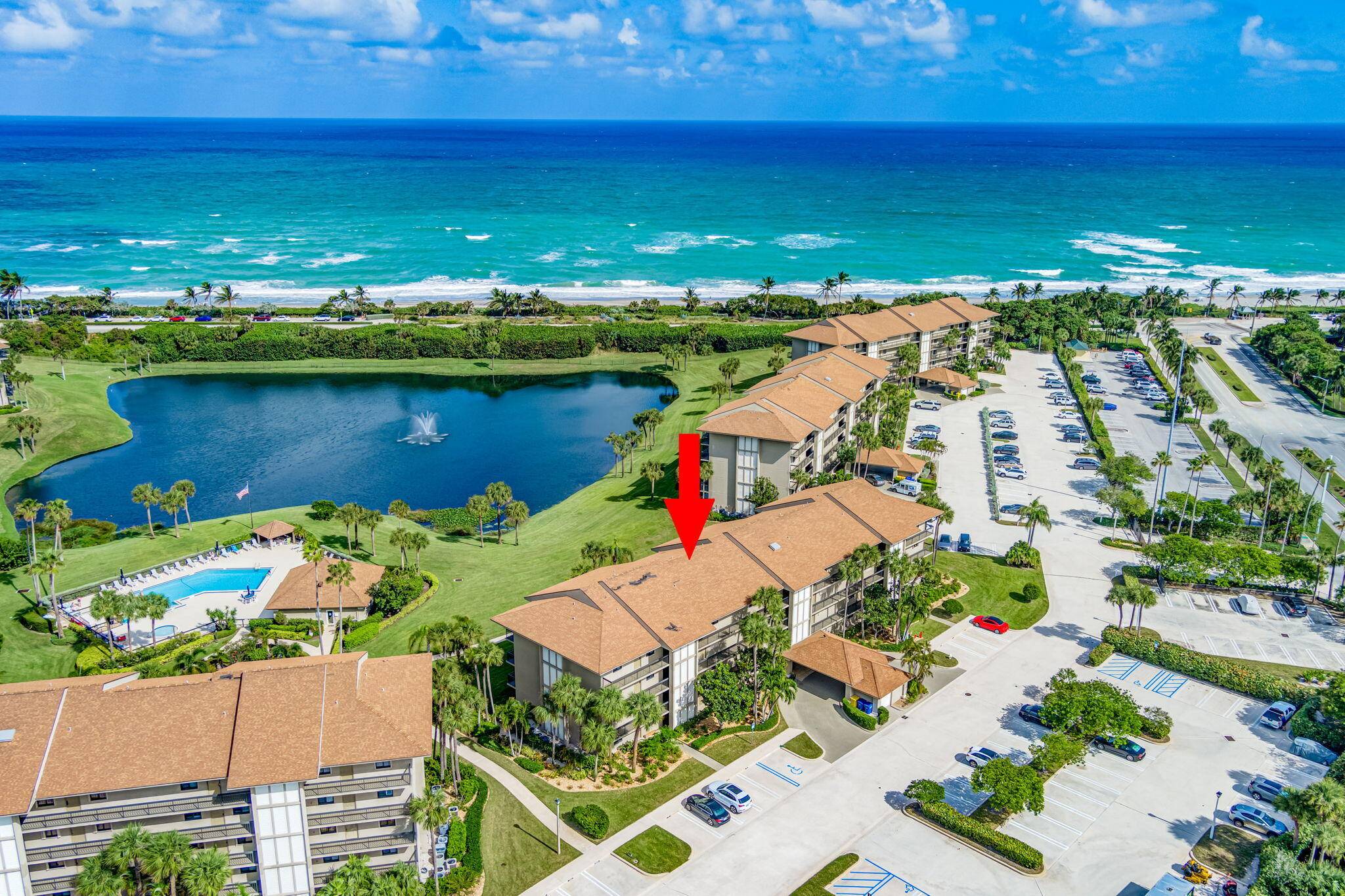 IMMACULATE 2 2 OCEANFRONT CONDOCOMPLETELY RENOVATED AND FURNISHED 24'.