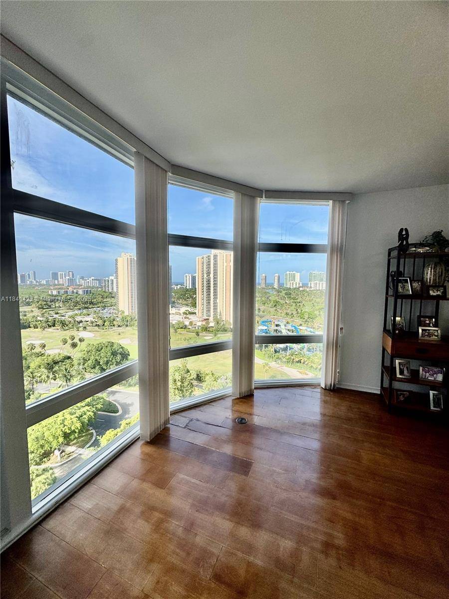 Penthouse level living in the heart of Aventura !