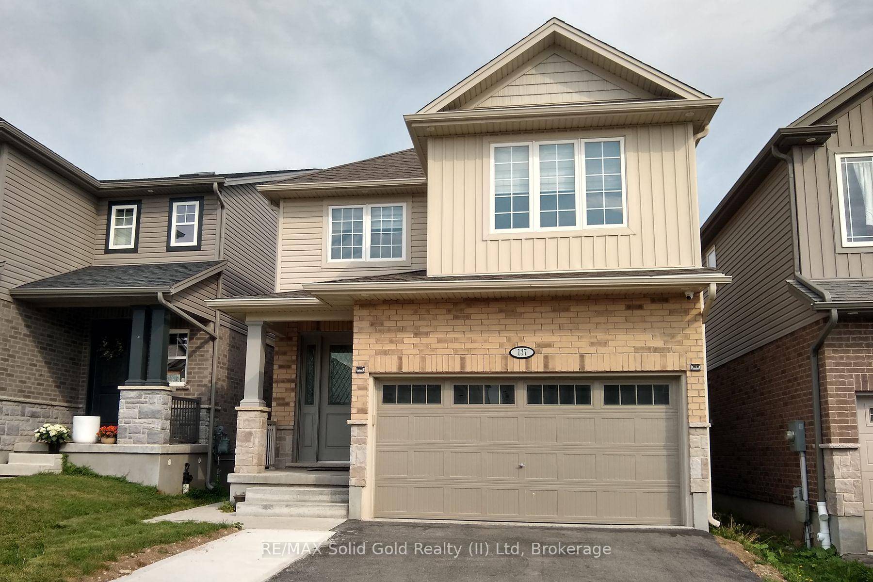 Immediate possession ! Welcome to this newly finished, brightly lit, legal, lower unit apartment, perfect for a young professional or a small family.