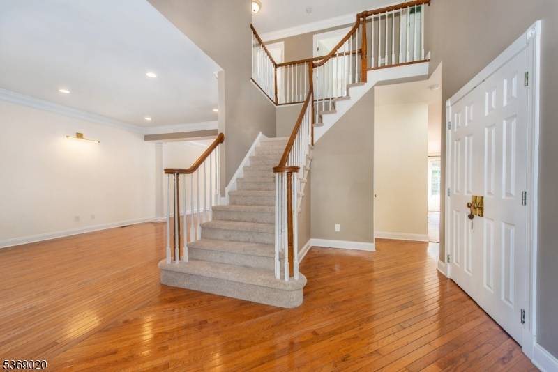 Spacious, light filled and well maintained 5 bedroom, 3.