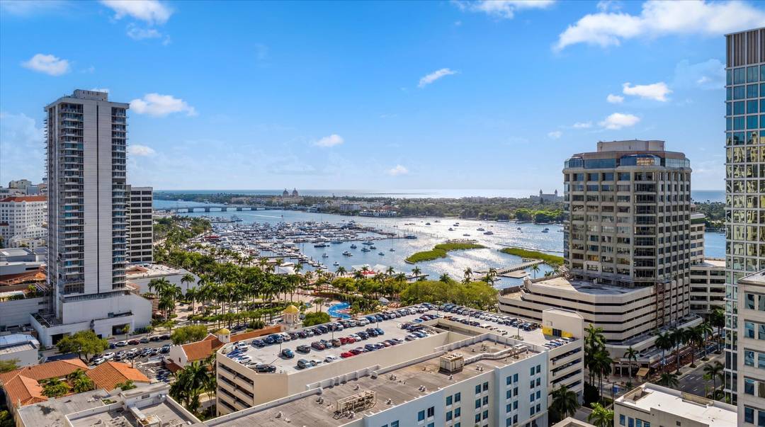 Perfectly located in the heart of West Palm Beach, this stylish 1 bedroom plus den easily used as a 2 bedroom condo offers the ideal blend of comfort and convenience.