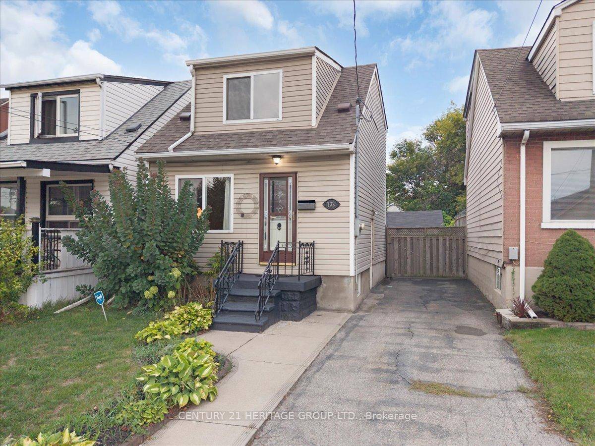 Welcome to 732 Tate Avenue, where comfort, convenience, and incredible value come together !
