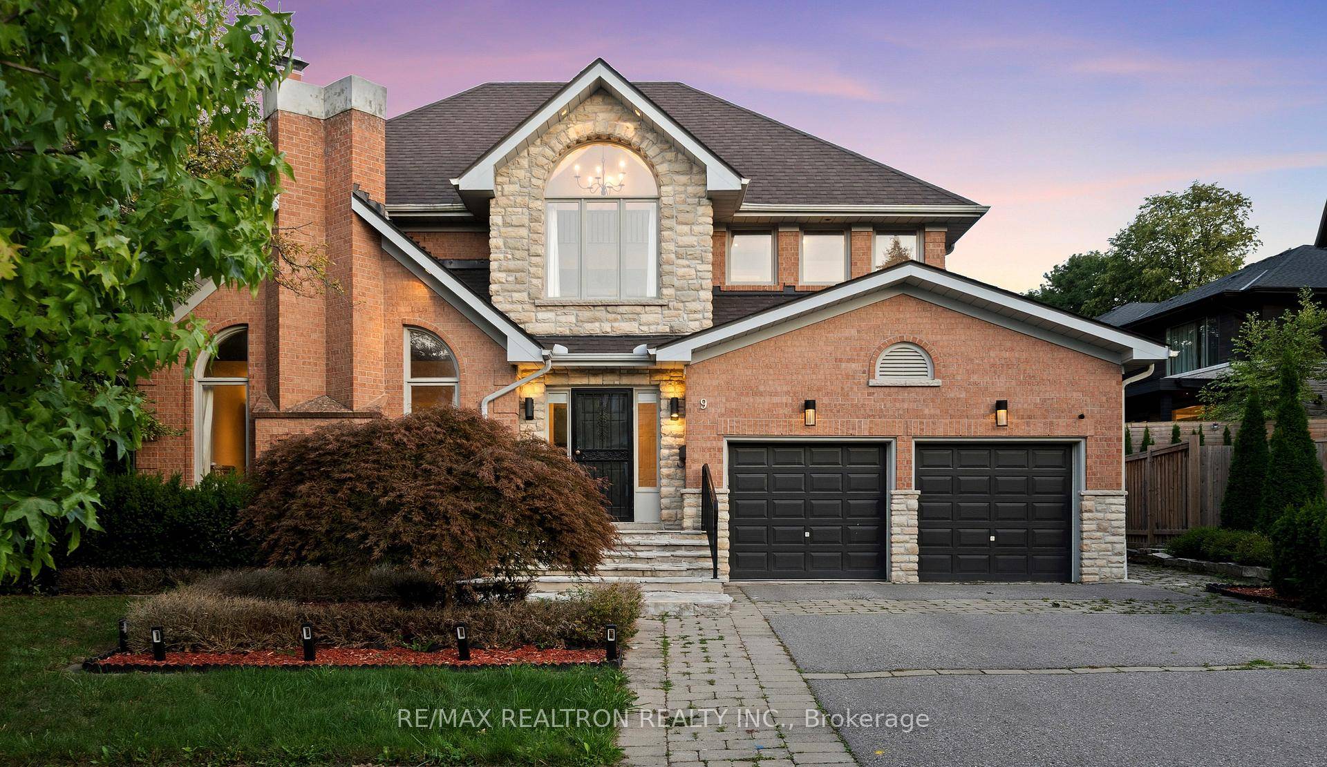 Prestigious St. Andrews Luxury Home Backing Onto RavineNestled on a private forested lot in one of Torontos most coveted neighbourhoods, this meticulously maintained and stylishly updated residence offers the perfect ...