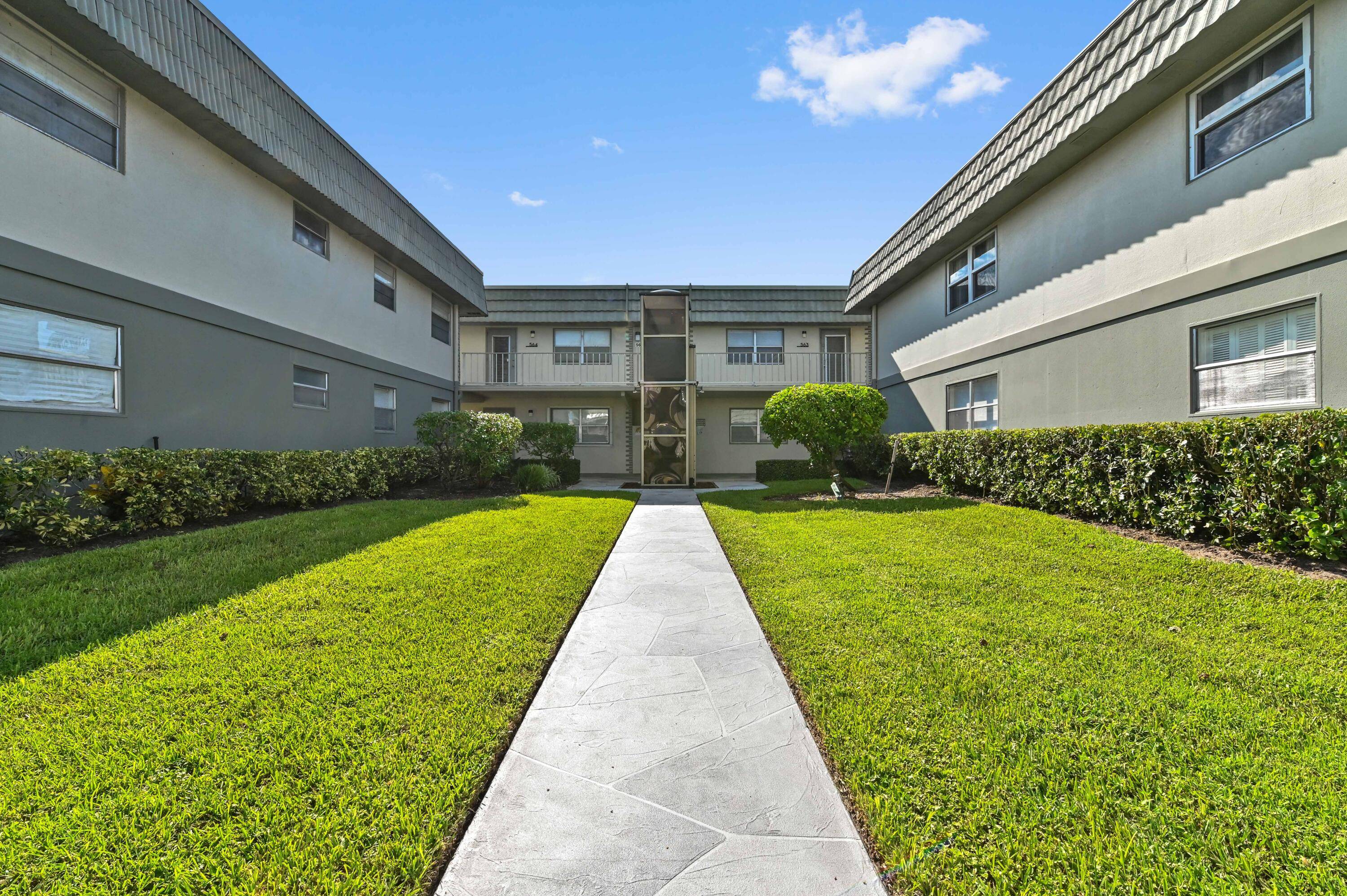 Settle down in this sunny and vibrant condominium located in the much sought after Kings Point active adult community in Delray Beach, Florida.
